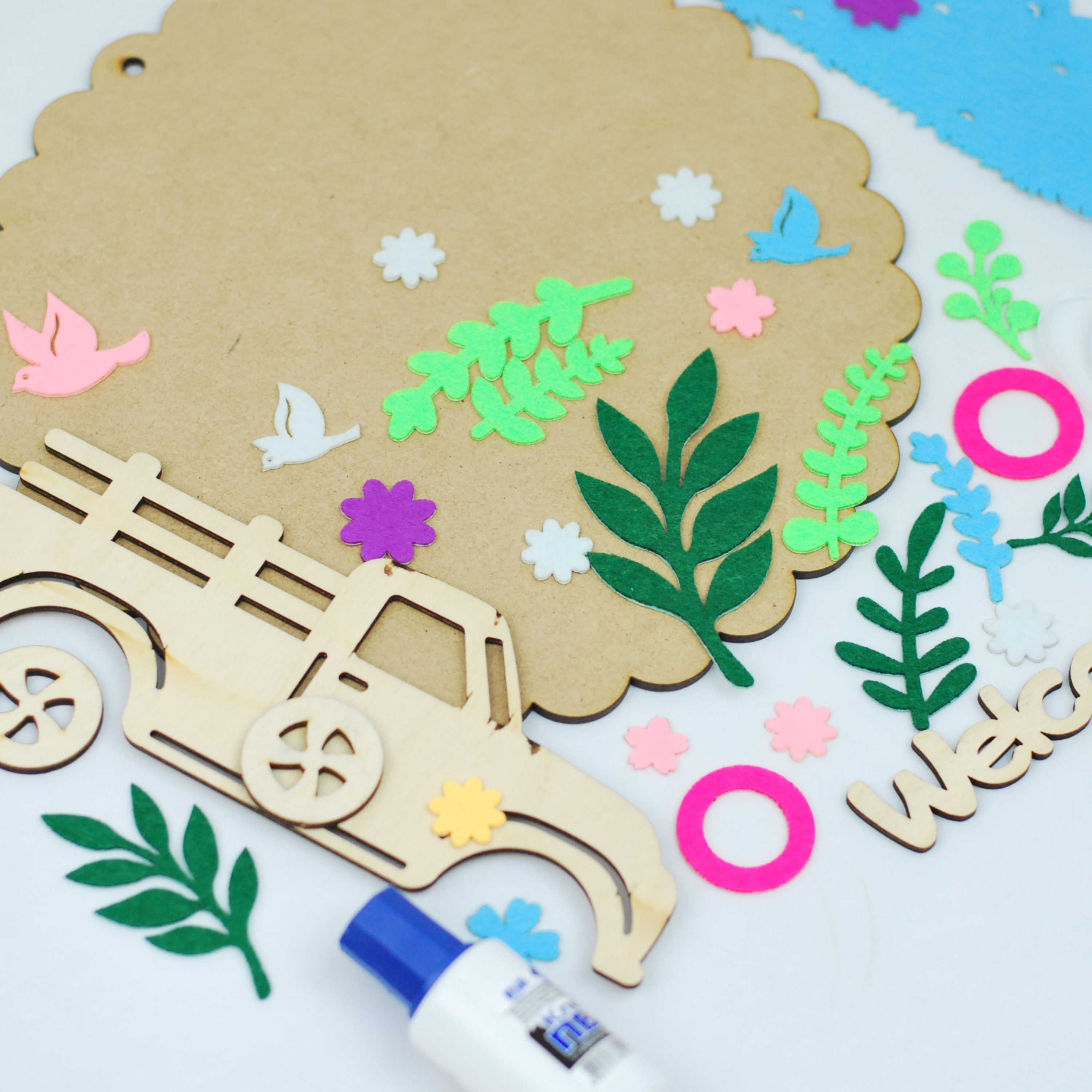 APLI Krapli - APLI Krapli Felt Applique Kit Welcome Kids Sewing Craft Precut Felt & Safe Needle Ages 6+