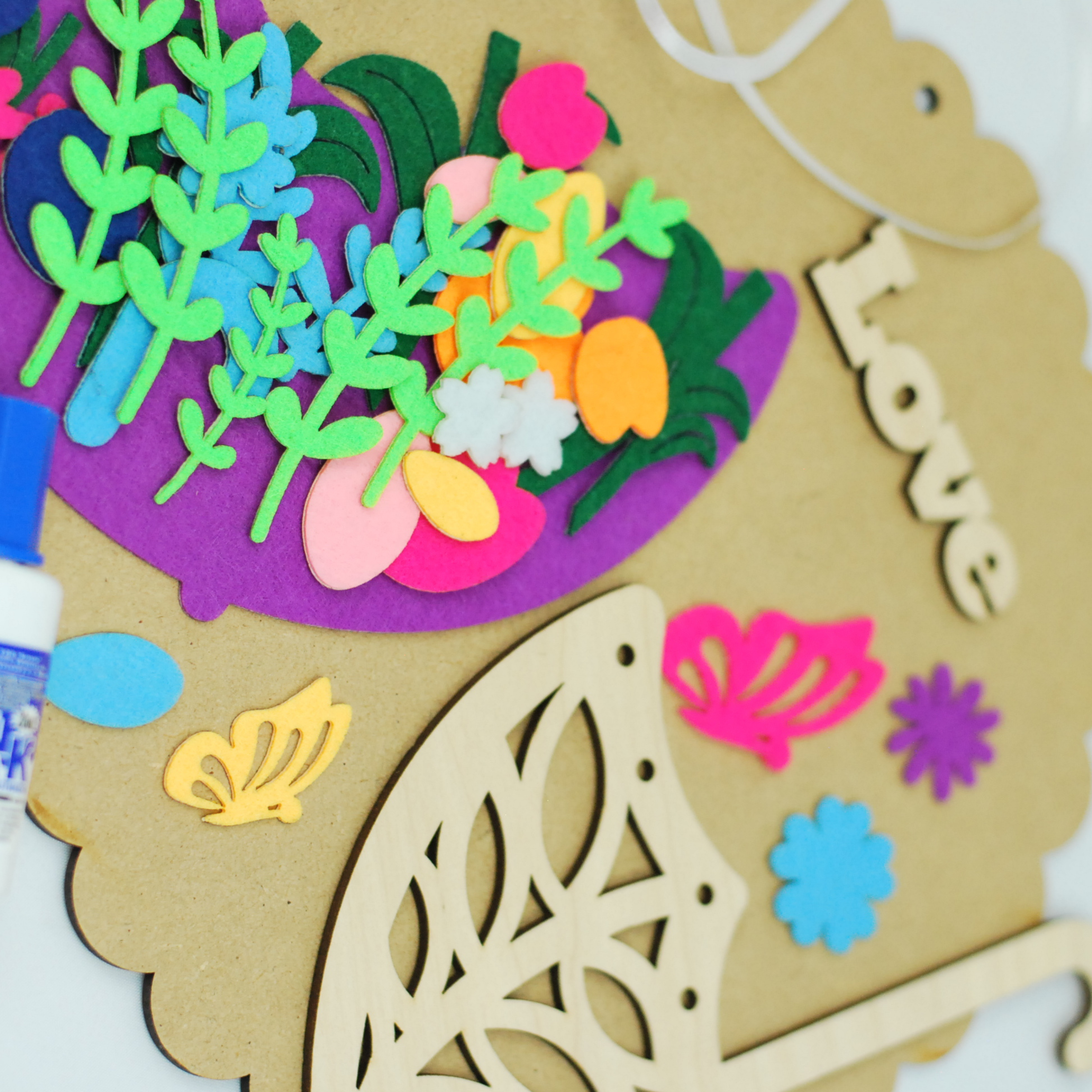 APLI Krapli - APLI Krapli Felt Applique Kit Love Kids Sewing Craft Precut Felt & Safe Needle Ages 6+