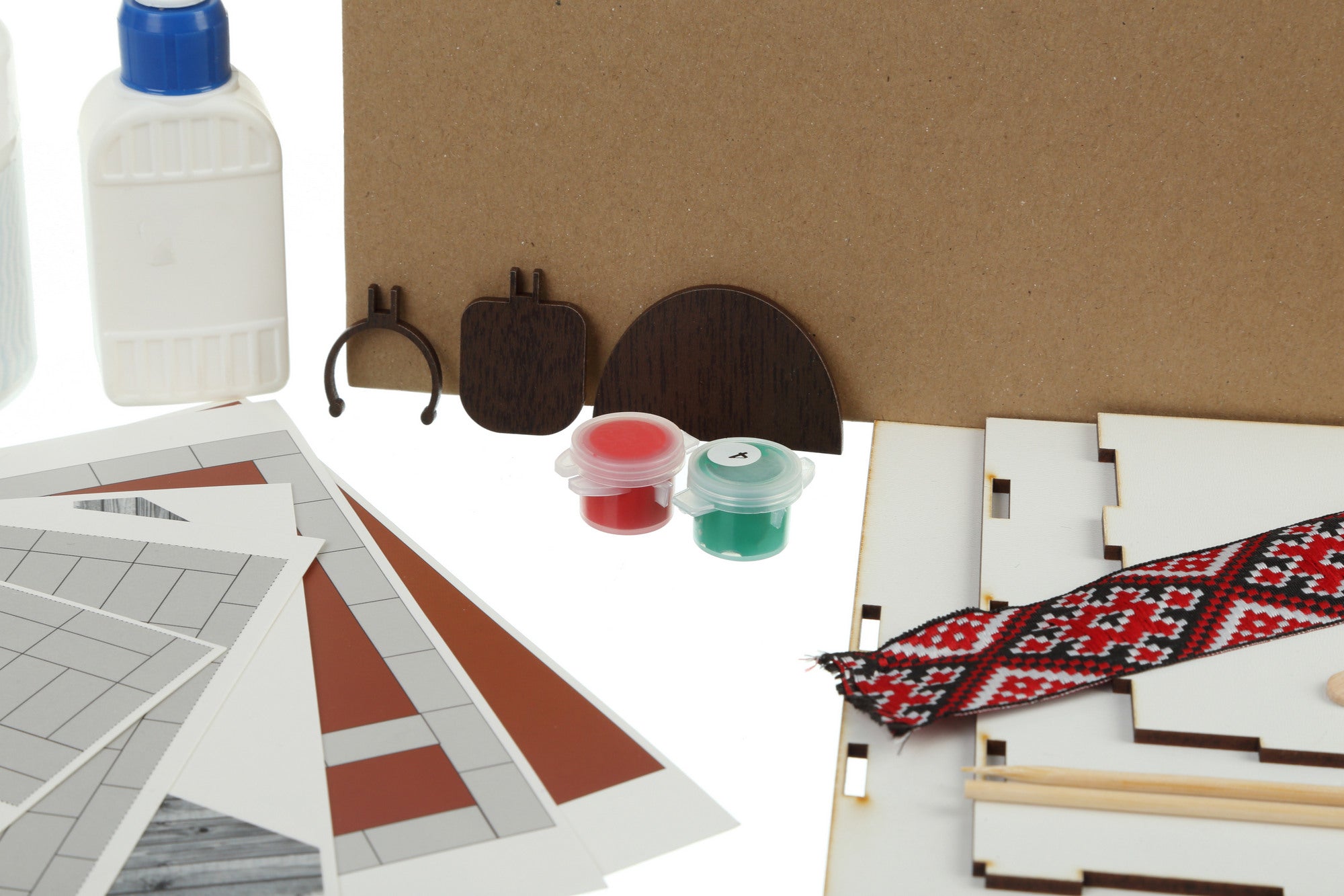Wise Elk STEM Heritage Kit – Ukrainian Stove | 700 pcs